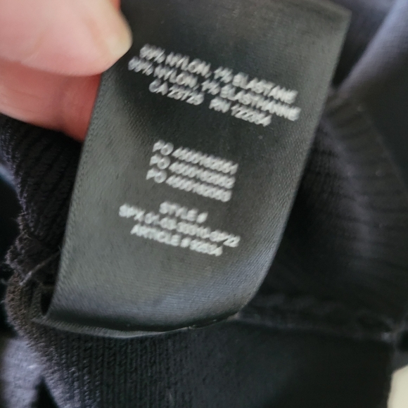 Aritzia Babaton Sculpt Knit Polo Top M Black - Picture 6 of 9